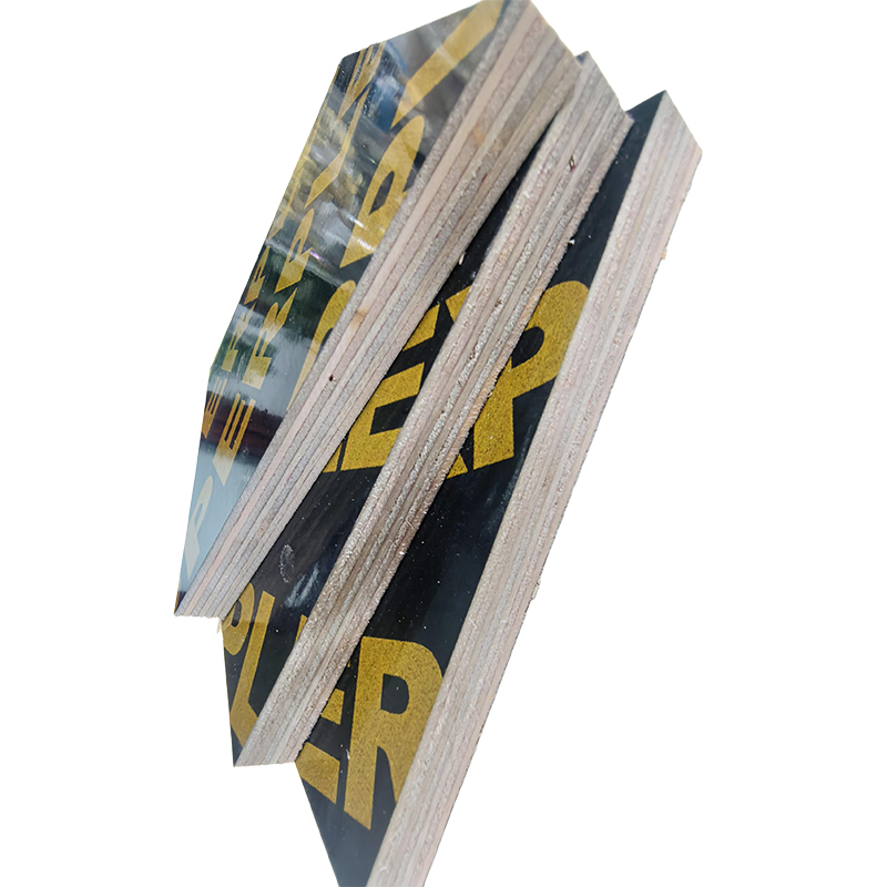 How can gaps and misalignments be effectively avoided during the splicing and installation of building film faced panels?